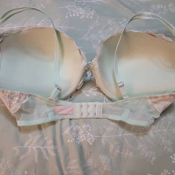 -VICTORIA'S SECRET Bomb Shell Bra MINT IVORY EMBELLISHED LACE Mint Green & Cream - Picture 3 of 7